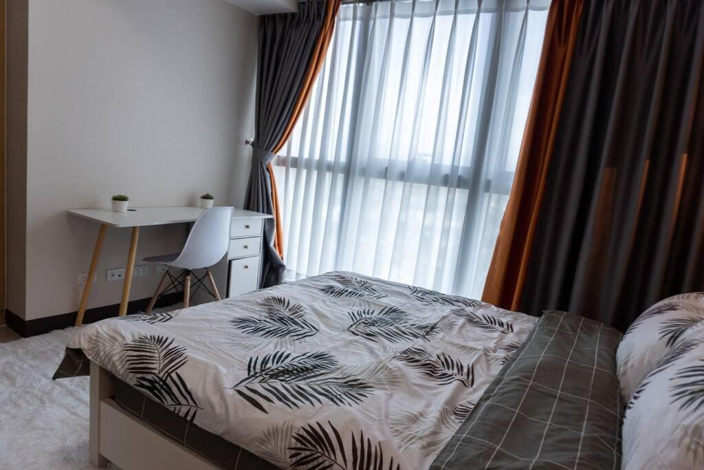 A2J Luxury 2Br Bgc Uptown Suite Near Uptown Mall Manila Bagian luar foto