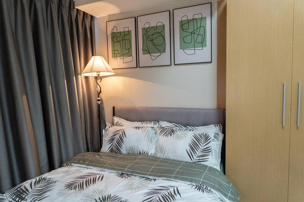 A2J Luxury 2Br Bgc Uptown Suite Near Uptown Mall Manila Bagian luar foto