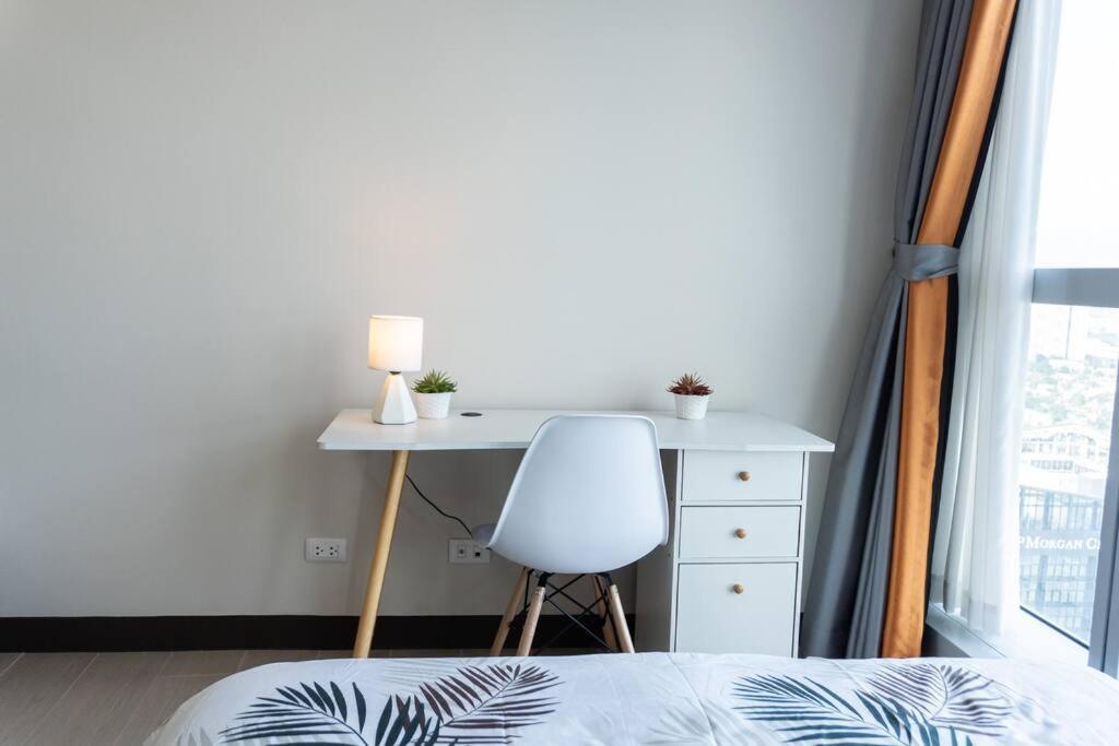 A2J Luxury 2Br Bgc Uptown Suite Near Uptown Mall Manila Bagian luar foto