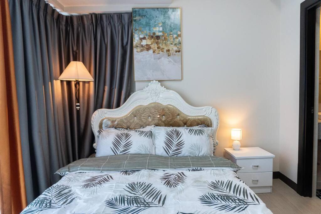 A2J Luxury 2Br Bgc Uptown Suite Near Uptown Mall Manila Bagian luar foto