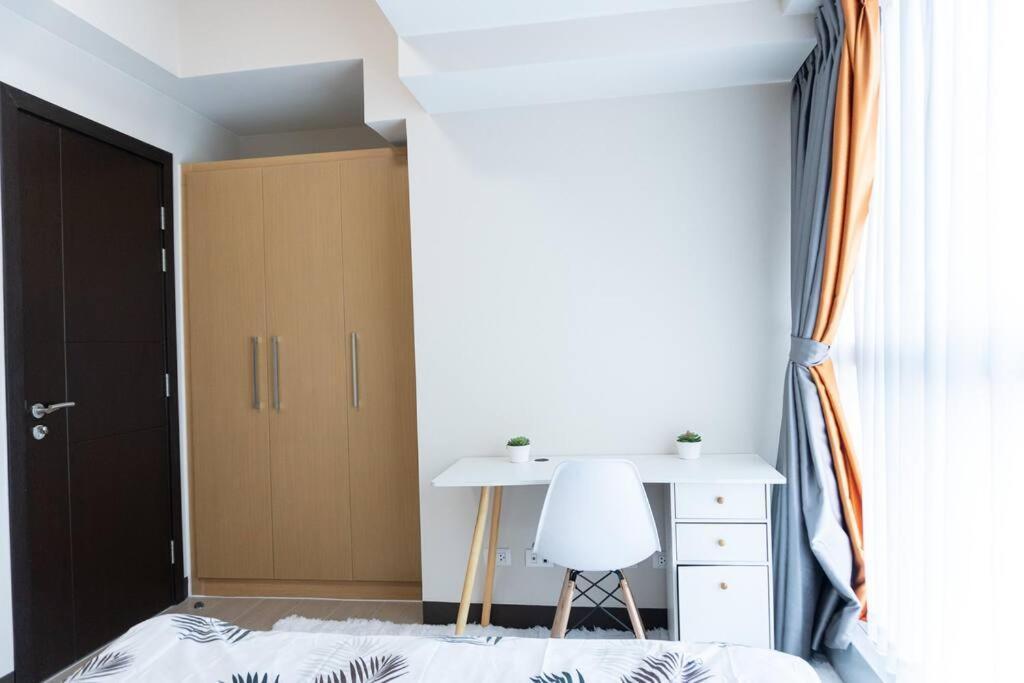 A2J Luxury 2Br Bgc Uptown Suite Near Uptown Mall Manila Bagian luar foto