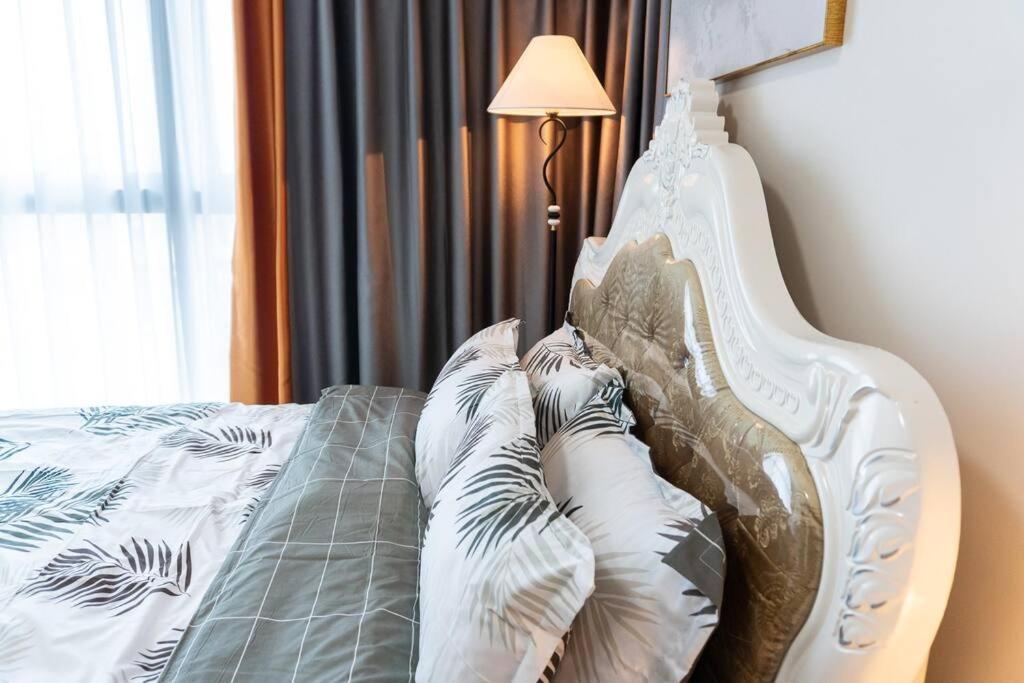 A2J Luxury 2Br Bgc Uptown Suite Near Uptown Mall Manila Bagian luar foto